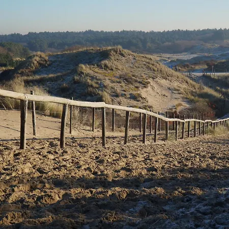Nice House With Large Garden In And Near The Sea
