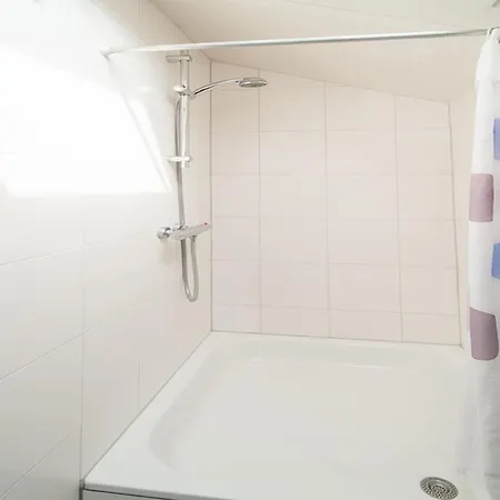 בית נופש Nice House With Large Garden In And Near The Sea *