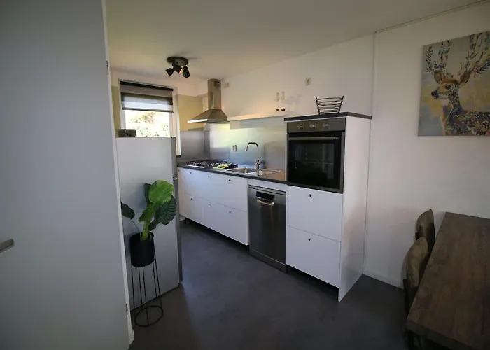 Nyaraló Nice House With Large Garden In And Near The Sea