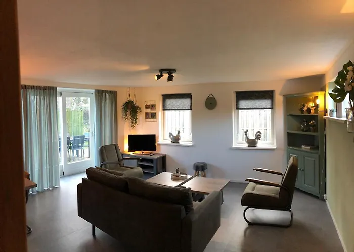 Nice House With Large Garden In And Near The Sea Nyaraló *